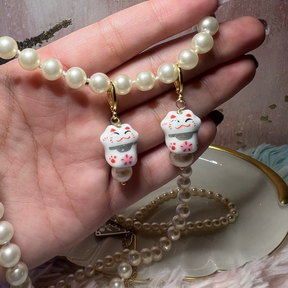 🎎 Handmade LUCKY CAT Maneki-Neko Earrings🎎 - Picture 3 of 10